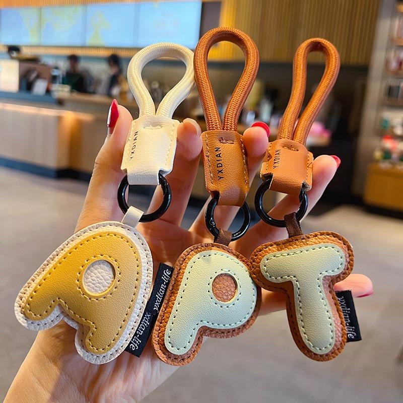 26 Alphabet PU Leather Keychai - Monogram Keychain Leather ulasan dan harga